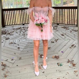 Sherri Hill style 55707 blush beaded feathers pearls cocktail dress sz 2